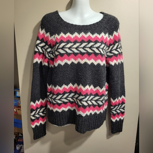 American Eagle Outfitters Chevron Knit Sweater Pink, White, and Gray, Size Small - Picture 2 of 6